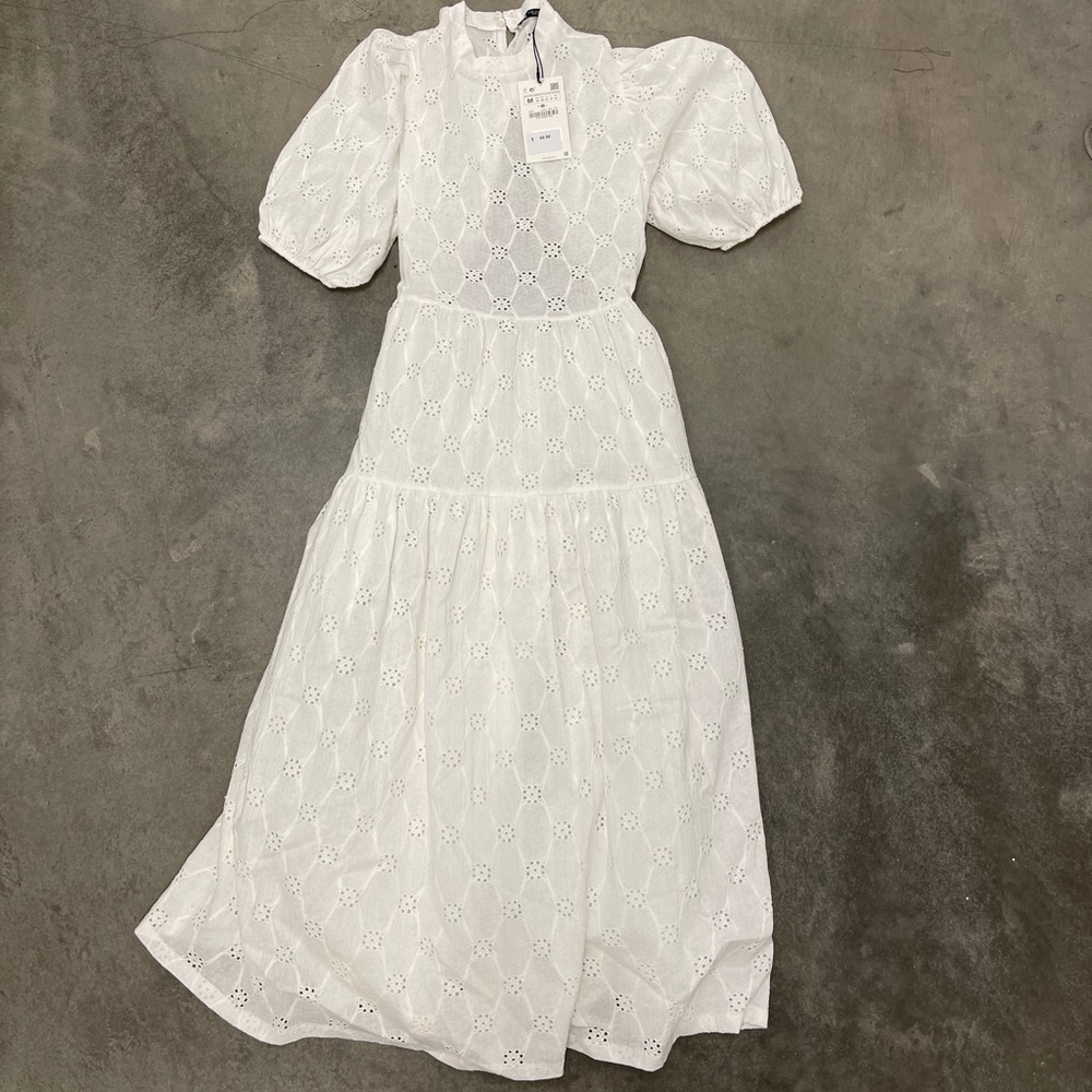 🤍 ZARA Cut Out Back Eyelet MIDI Dress sz Large - Picture 17 of 17